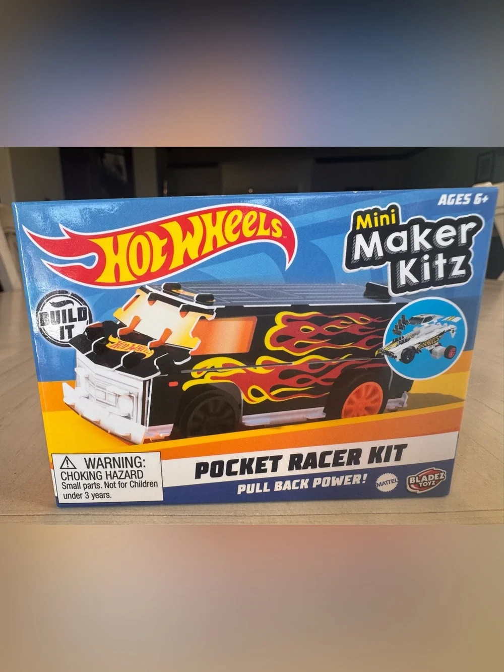 NWT Hot Wheels Mini Maker Kitz Pocket Racer – Super Van – Pull-Back